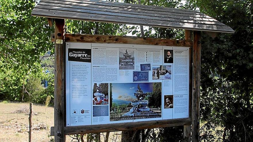 Proyecto educativo al pie del mausoleo de Julián Gayarre